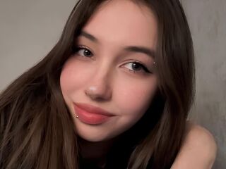 camgirl showing tits NaomiWinslet