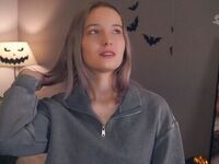 cam girl masturbating with dildo RessieKaua