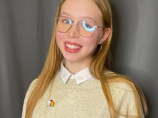 naughty camgirl RomanaGuethle