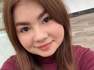 masturbating webcamgirl RosaAmour