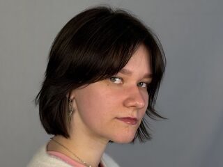 camgirl fingering shaved pussy ShiraTorstrick