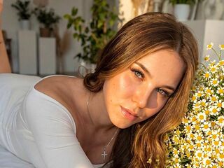 topless webcamgirl TamelaClausi