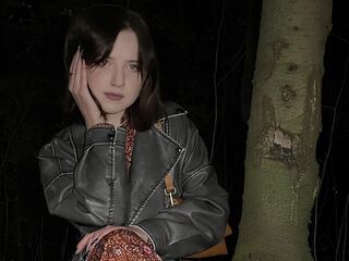 topless ThomasinaVanabel