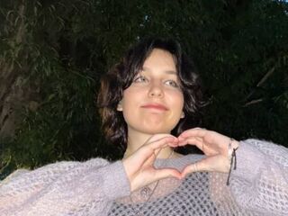 masturbating webcamgirl TulaStaines