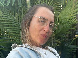 cam girl playing with sextoy Usagii