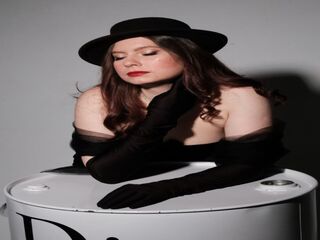 masturbating camgirl VictoriaClarson