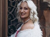 naughty cam girl fingering shaved pussy WilsonAvery